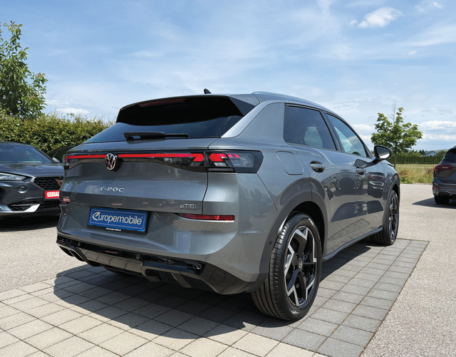 Hinten Volkswagen T-Roc R-Line 1.5 eTSI OPF DSG 150