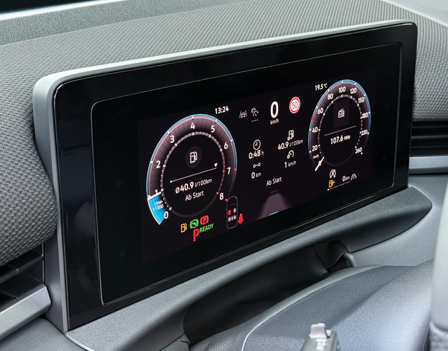 Digitales Cockpit Volkswagen T-Roc R-Line 1.5 eTSI OPF DSG 150