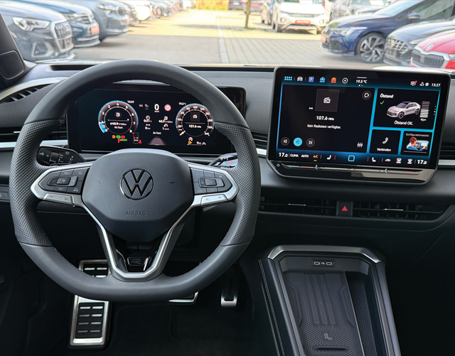 Innenraum Volkswagen T-Roc R-Line 1.5 eTSI OPF DSG 150