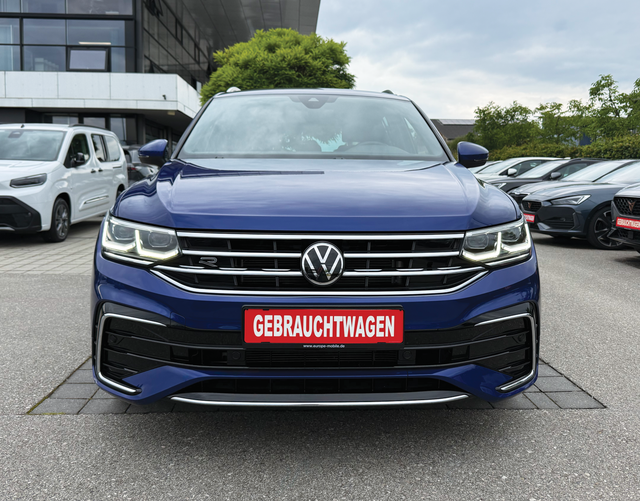Vorne Volkswagen Tiguan R-Line 