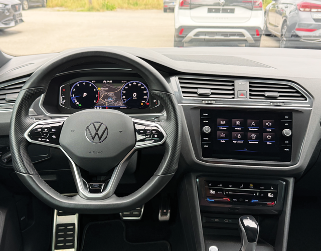 Innenraum Volkswagen Tiguan R-Line 