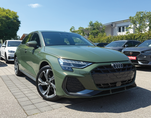 Vorne Audi A3 Sportback Limited 30 TFSI S tronic 