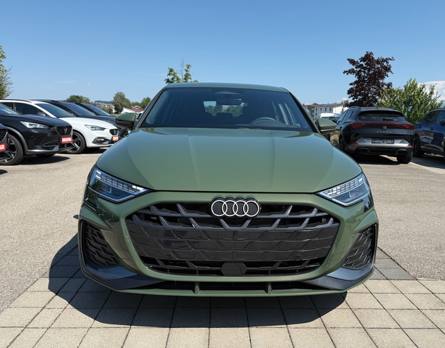 Vorne Audi A3 Sportback Limited 30 TFSI S tronic 