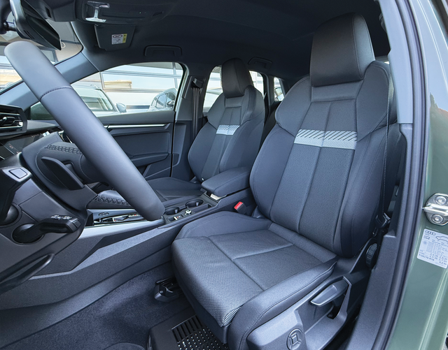 Vordersitze Polsterung Audi A3 Sportback Limited 30 TFSI S tronic 