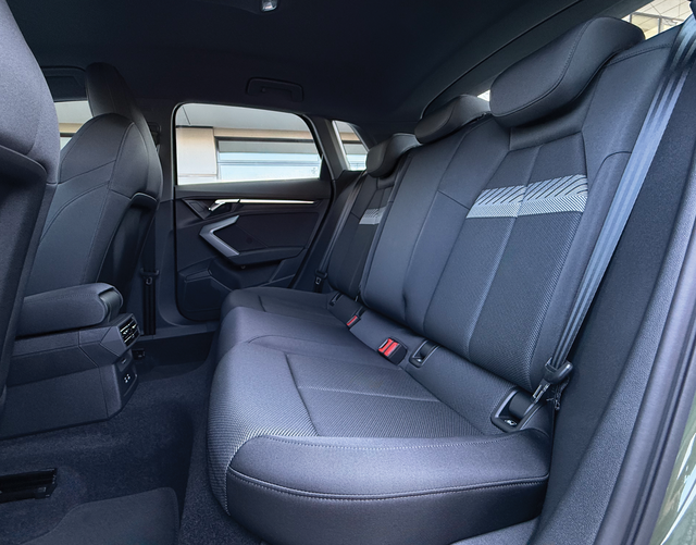 R&uuml;cksitzbank Audi A3 Sportback Limited 30 TFSI S tronic 