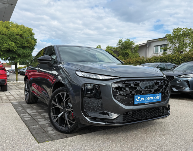 Vorne Audi Q3 Sportback S line TFSI quattro 204 PS