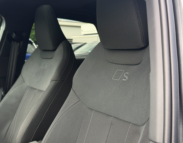 Vordersitze Polsterung Audi Q3 Sportback S line TFSI quattro 204 PS