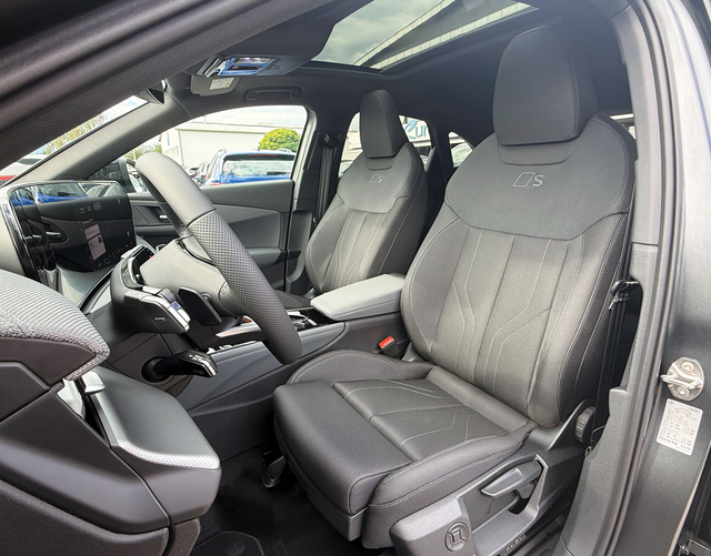 Vordersitze Polsterung Audi Q3 Sportback S line TFSI quattro 204 PS