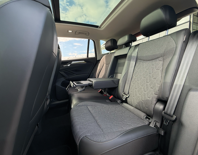 R&uuml;cksitzbank Volkswagen Tiguan Life Limited 1.5 eHybrid 150kW Plug-in DSG