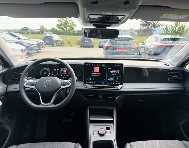 Innenraum Volkswagen Tiguan Life Limited 1.5 eHybrid 150kW Plug-in DSG
