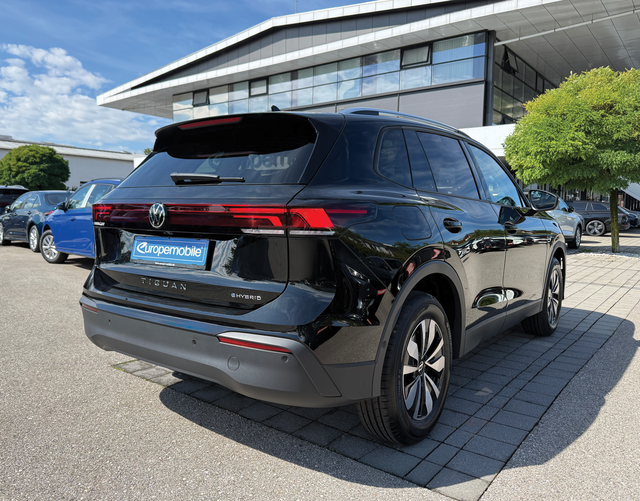 Hinten Volkswagen Tiguan Life Limited 1.5 eHybrid 150kW Plug-in DSG