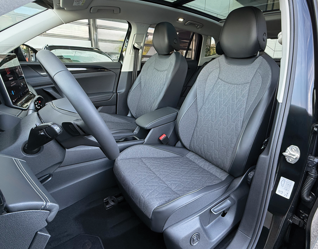 Vordersitze Polsterung Volkswagen Tiguan Life Limited 1.5 eHybrid 150kW Plug-in DSG