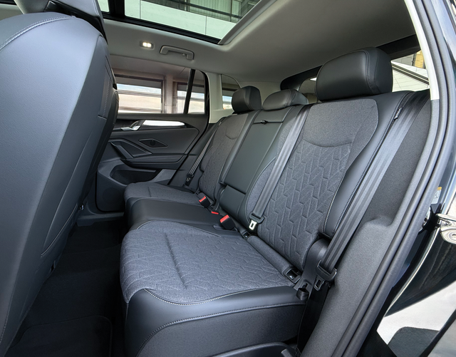 R&uuml;cksitzbank Volkswagen Tiguan Life Limited 1.5 eHybrid 150kW Plug-in DSG