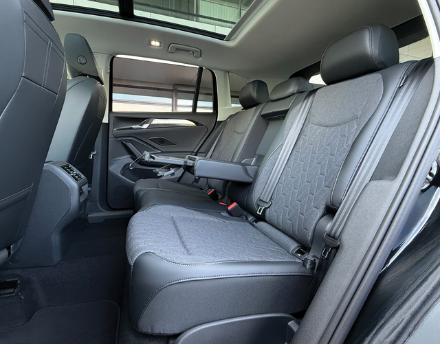 R&uuml;cksitzbank Volkswagen Tiguan Life Limited 1.5 eHybrid 150kW Plug-in DSG