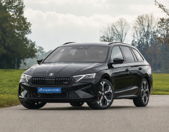 Vorne Skoda Octavia Combi RS 2.0 TSI DSG