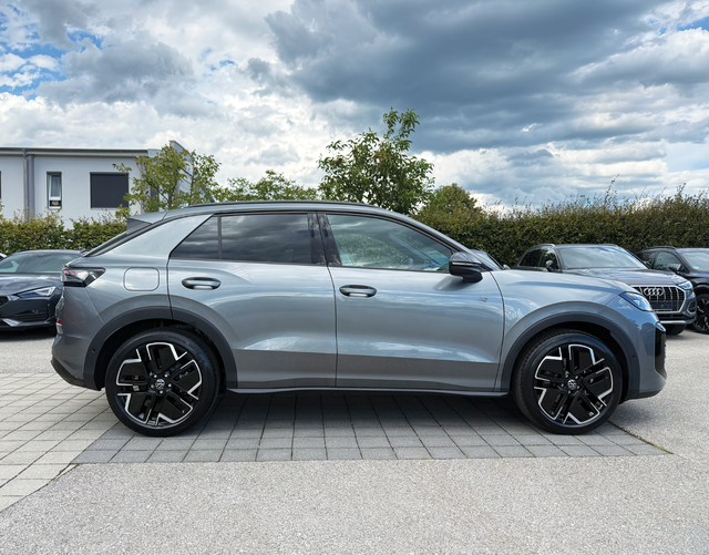 Beifahrerseite Volkswagen T-Roc R-Line 1.5 eTSI OPF DSG 150 