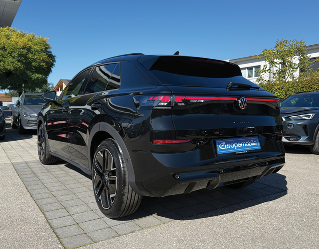 Hinten Volkswagen T-Roc R-Line 1.5 eTSI OPF DSG 150