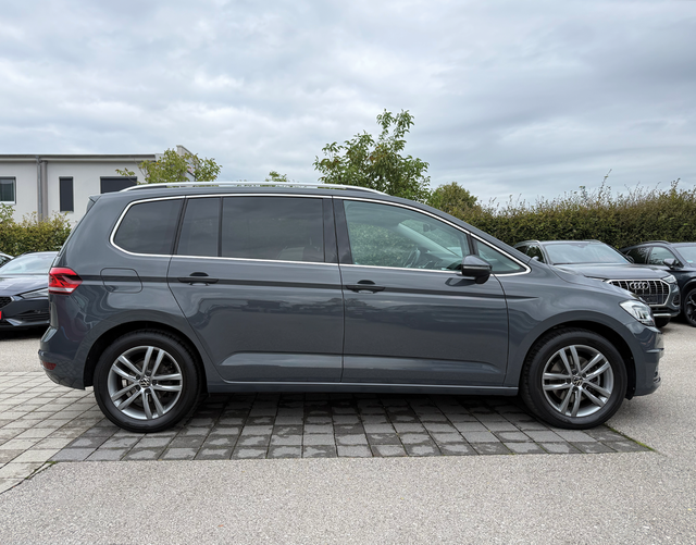 Beifahrerseite Volkswagen Touran Highline 1.5 TSI 150 DSG