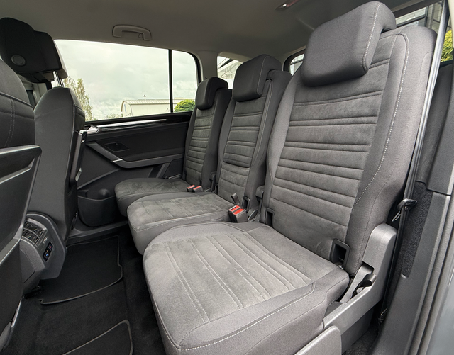 R&uuml;cksitzbank Volkswagen Touran Highline 1.5 TSI 150 DSG