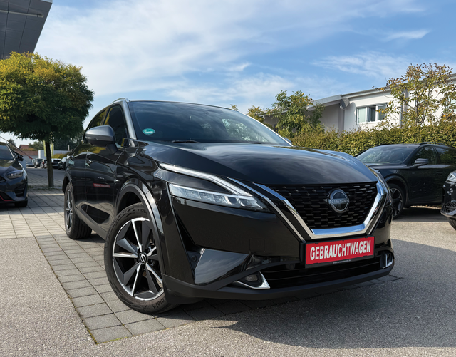 Vorne Nissan Qashqai TEKNA 1.3