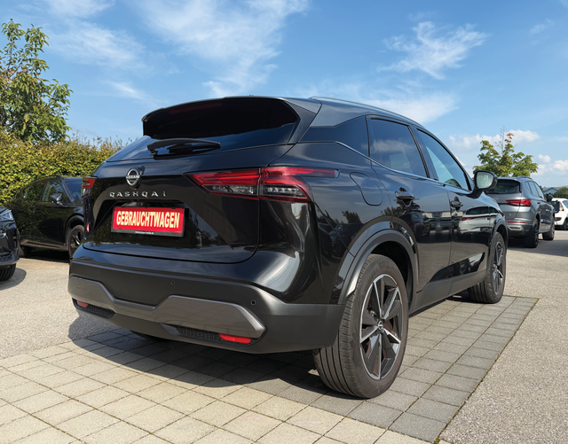 Hinten Nissan Qashqai TEKNA 1.3