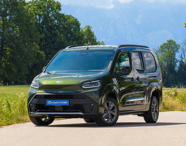 Toyota Proace City Verso - LOUNGE L2 1.2T 81 kW 6MT (Vorlauf) NAVI/7-SITZE/BLIND-SPOT/FRONTSCHEI.HEIZ./UVM.