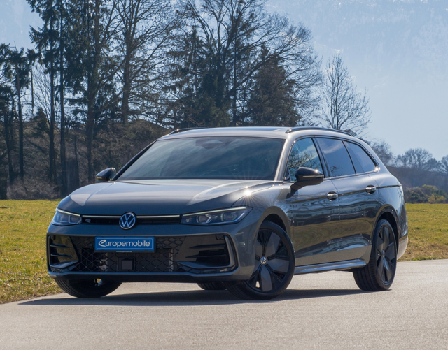 Volkswagen Passat Variant - 2026 R-Line 2.0 TDI SCR 4MOTION 193 DSG (Lager) MATRIX/PANO/HEAD/NAV/AHK/19