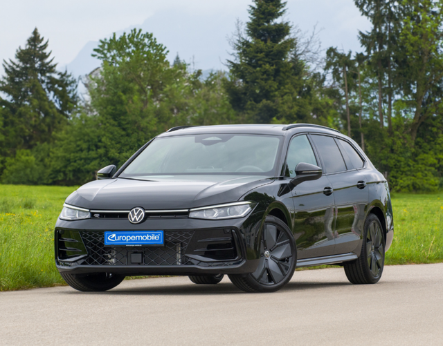 Volkswagen Passat Variant - 2026 R-Line Anniversary 2.0 TDI SCR 4MOTION 193 DSG (Lager) MATRIX/PANO/HEAD/NAV/AHK/19