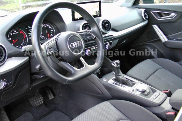 Audi Q2 35 TDI quattro*AHK*MatrixLED*Automatik*Kamera 