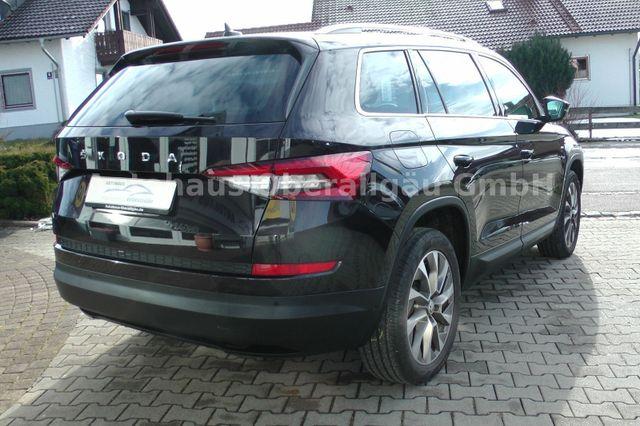 Skoda Kodiaq Clever 4x4*LED*AHK*ACC*Panorama*Standheiz 