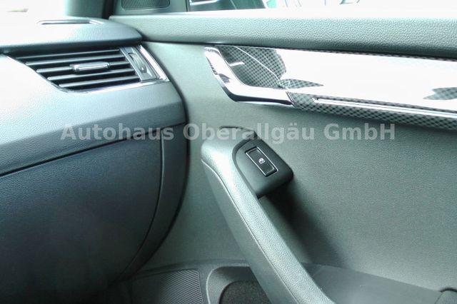Skoda Octavia Combi RS*AHK*DCC*LED*Navi*Sitzheizung 