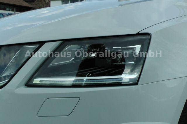 Skoda Octavia Combi RS*AHK*DCC*LED*Navi*Sitzheizung 