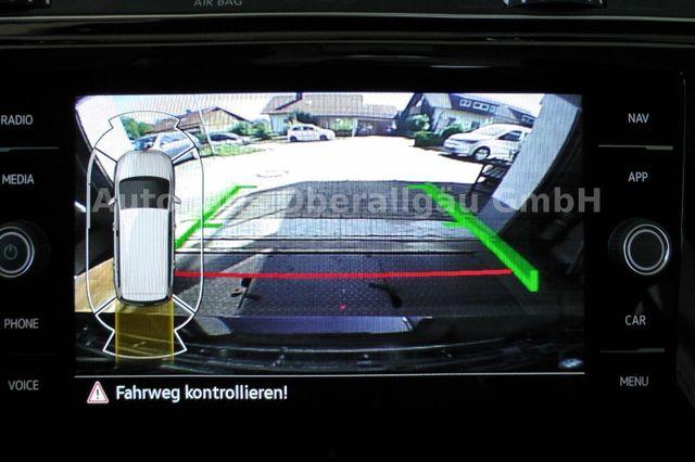 Volkswagen Touran Highline*AHK*ACC*DCC*LED*7-Sitzer 