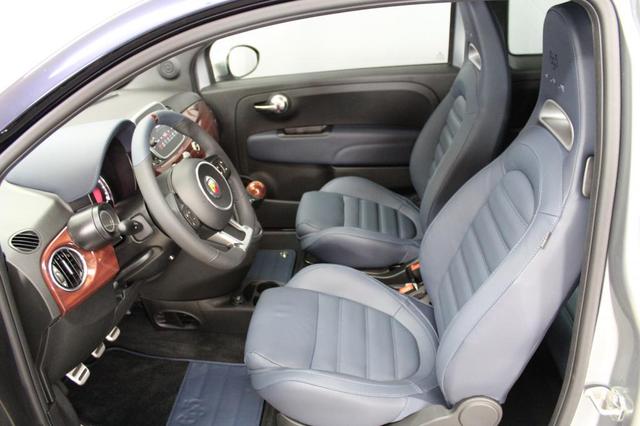 Abarth 695 Rivale 1,4 T-Jet UVP 33.720 Euro, Mahagoni Paket, Skydome Panorama Schiebedach, Beats Soundsystem, Bi Xenon, Uconnect Navi mit 7" Hd-touchscreen, Klimaautomatik uvm. 