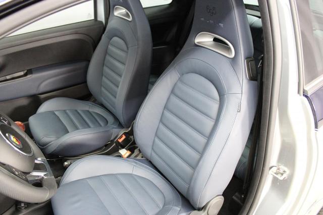 Abarth 695 Rivale 1,4 T-Jet UVP 33.720 Euro, Mahagoni Paket, Skydome Panorama Schiebedach, Beats Soundsystem, Bi Xenon, Uconnect Navi mit 7" Hd-touchscreen, Klimaautomatik uvm. 