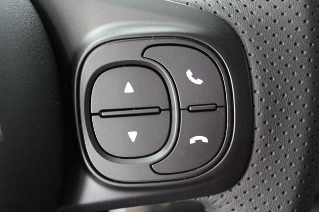 Abarth 695 Rivale 1,4 T-Jet UVP 33.720 Euro, Mahagoni Paket, Skydome Panorama Schiebedach, Beats Soundsystem, Bi Xenon, Uconnect Navi mit 7" Hd-touchscreen, Klimaautomatik uvm. 
