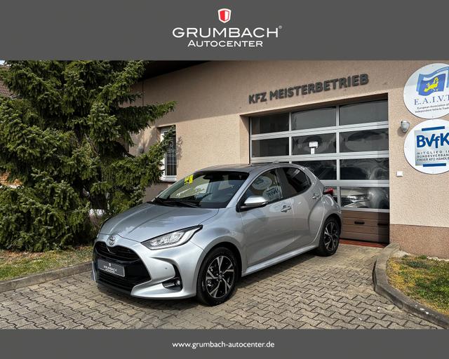 Lagerfahrzeug Toyota Yaris - Hybrid Style 1.5 VVT-i CVT SafetyPaket SideAssist LED Sitzh. Lenkradh. Kamera Alu PDC