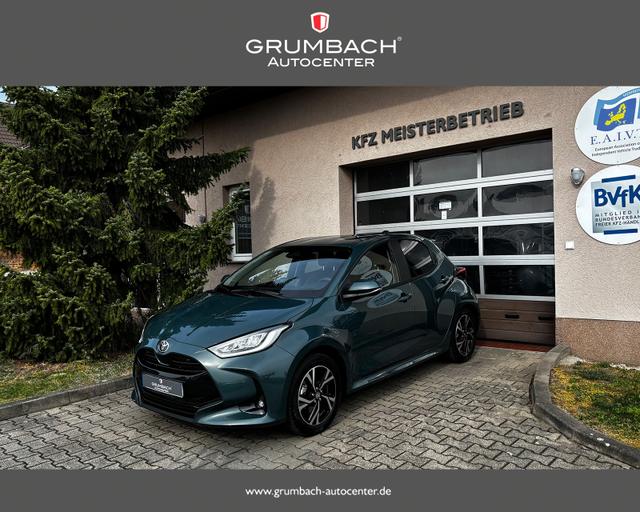 Vorlauffahrzeug Toyota Yaris - Hybrid Style 1.5 VVT-i CVT SafetyPaket SideAssist LED Sitzh. Lenkradh. Kamera Alu PDC