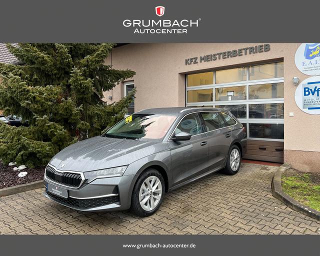 Lagerfahrzeug Skoda Octavia Combi - 1.5 eTSI mHEV DSG7 SelectionPlus ACC el.Heckk. AZV Kamera 3ZonenAC 17ZollRotare TopAusst.