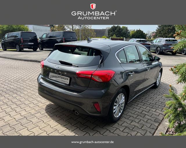 Ford Focus 1.0 EcoBoost, Titanium Winterpaket EasyParking Kamera Sitzh. Lenkr.hzb. Frontsch.hzb. Garantie 