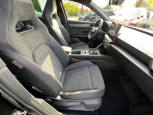Cupra Leon VZ 2.0TSI 333PS 4Drive DSG Pano AZV Matrix IntelligentDrive Navi Sennheiser Garantie5Jahre 19ZollKupfer 