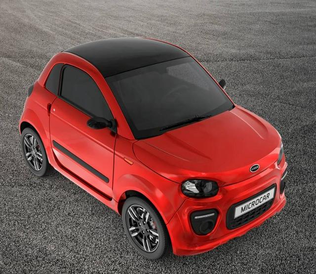 Microcar DUÈ Plus 6 Must DCI Radio Touch, Rückfahrkamera, Freisprecheinrichtung, Carplay Fußmatten, Autofahren ab 15 Jahren 