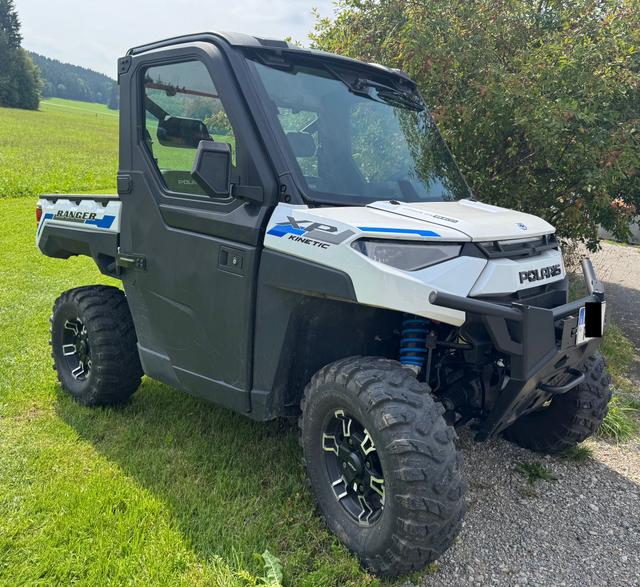 Polaris Ranger XP Kinetic - Ultimate LOF AHK, Vollkabine, ausstellbare Frontscheibe, Heizung, Türen mit Kurbel…