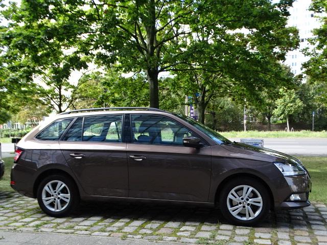 Skoda Fabia Combi Ambition TSI 110 // Klima+Kamera+LED+LM+NSW+PDC+SmartLink+Reling 