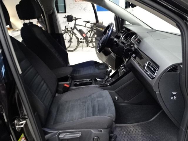 Volkswagen Touran TSI DSG Highline // ACC+behzb.Frontsch+el.HeKl+LED+Navi+RFK+SideAssist+SiHzg 