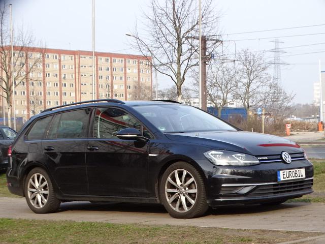 Volkswagen Golf Variant Comfortline 130 Blue Motion // ACC+ECC+LED+Navi+PDC+RFK+SiHzg+Temp 