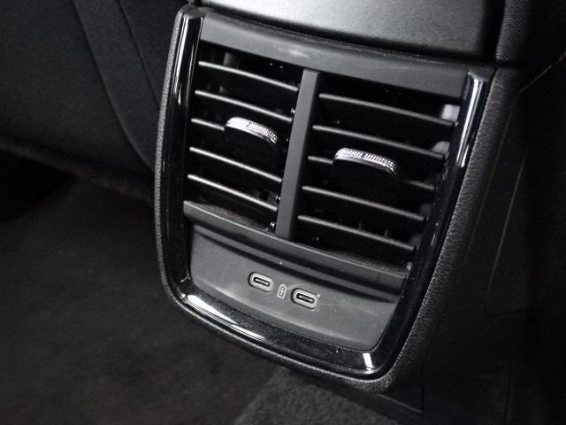 Skoda Kamiq DSG Style // ECC+behzb.Frontsch+el.HeKl+LED+PDC+SiHzg+Sunset+Temp 