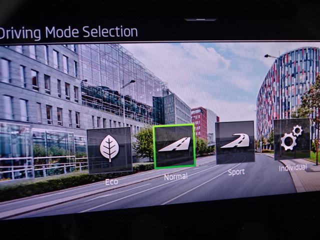 Beispielbilder, ggf. teilweise mit Sonderausstattung