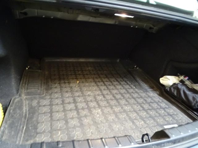 BMW 3er 318i // ECC+LED+Navi+NSW+PDC+SiHzg 