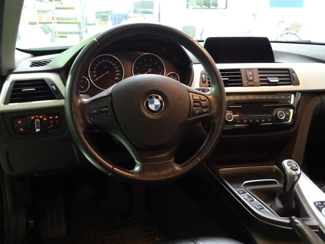 BMW 3er 318i // ECC+LED+Navi+NSW+PDC+SiHzg 